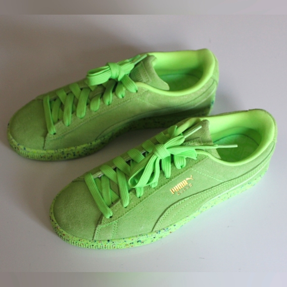 ✨🆕✨ NWOB Puma Suede Shoes for Kids - Picture 1 of 13